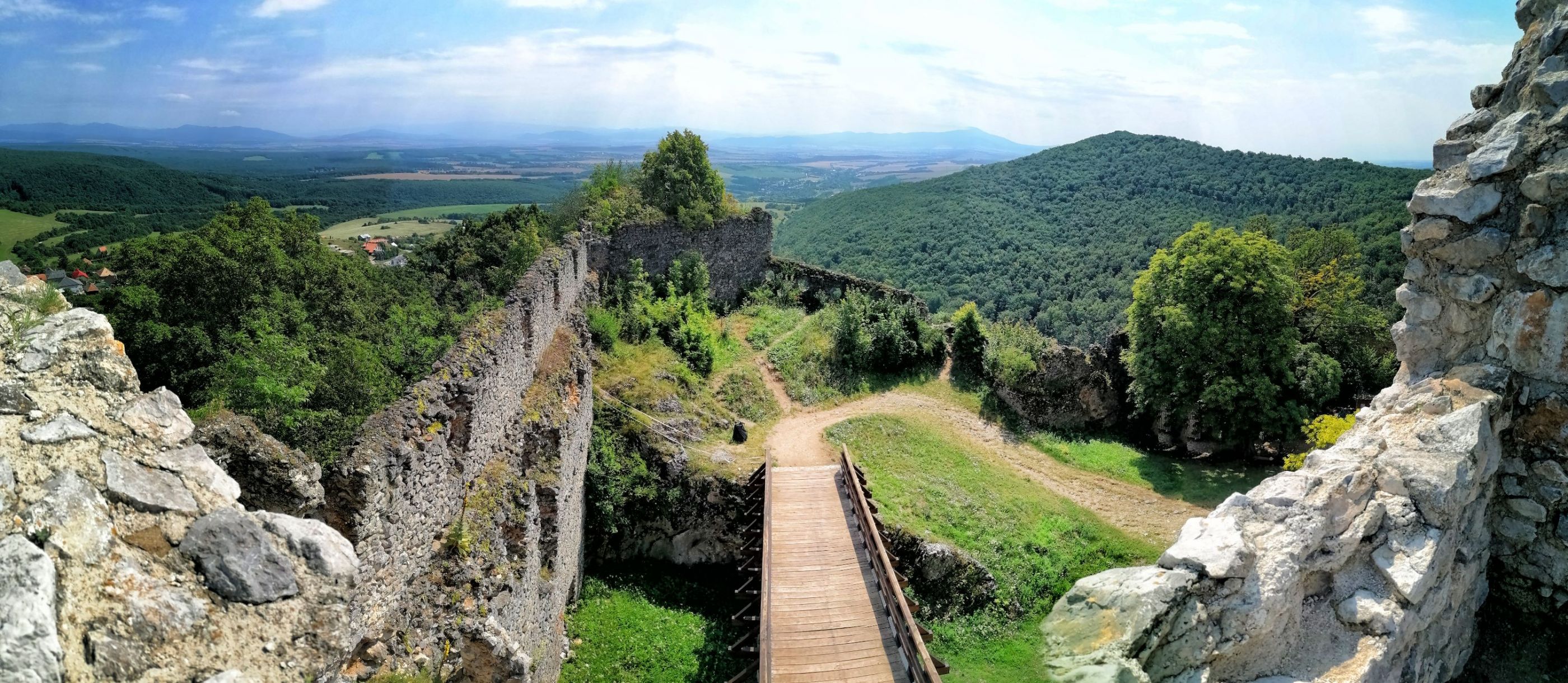 Výhľad z Topoľčianskeho hradu