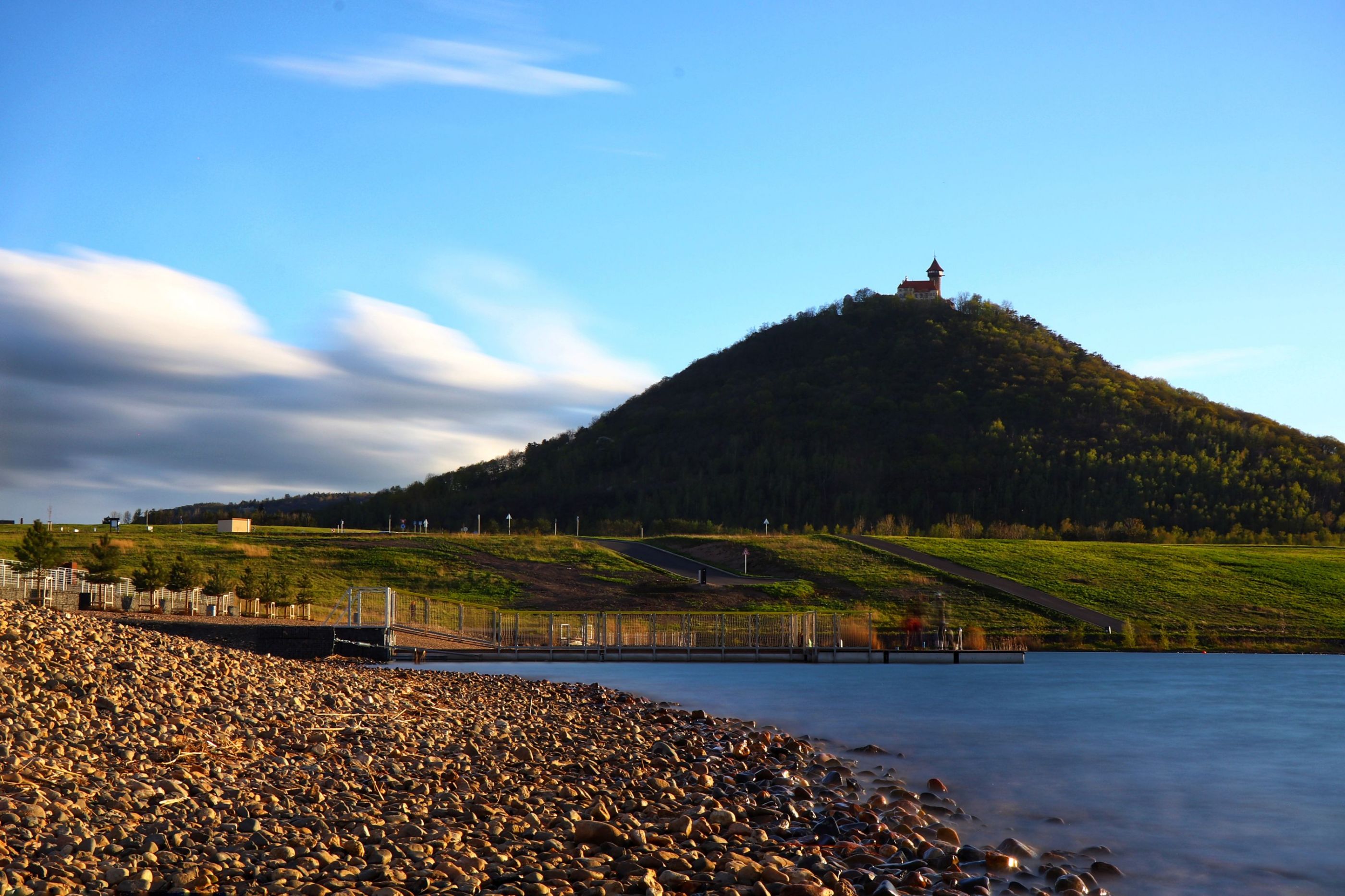 Jezero Most a Hněvín