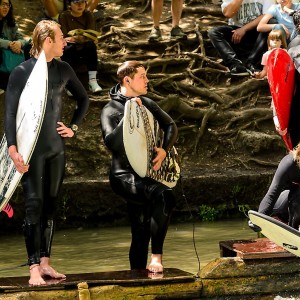 Surfer an der Eisbachwelle